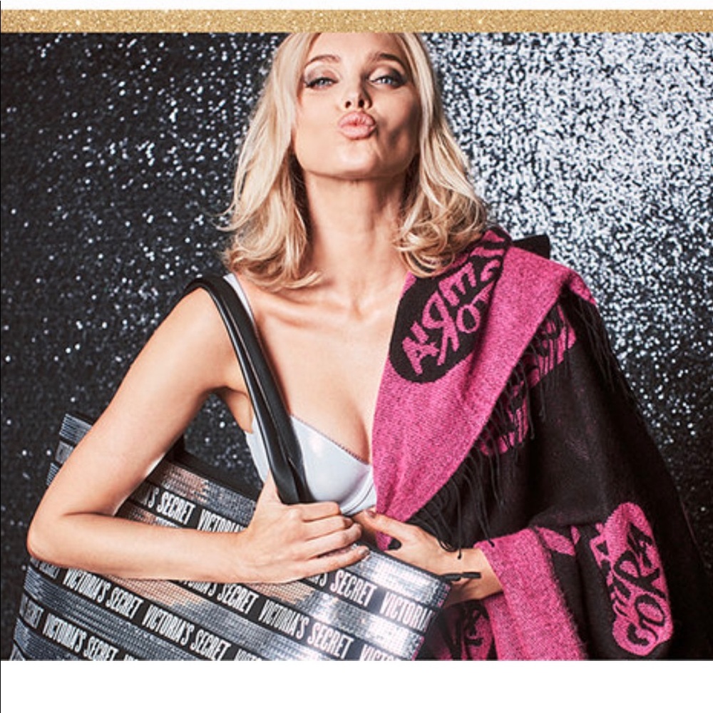 Victoria’s Secret Tote & Blanket Set